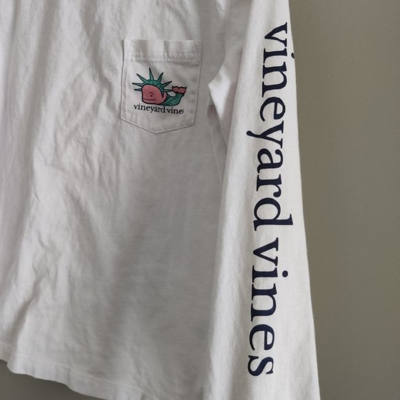 Vineyard Vines NYC Statue of Liberty Whale White Crew Long Sleeve Size Small - Picture 4 of 7